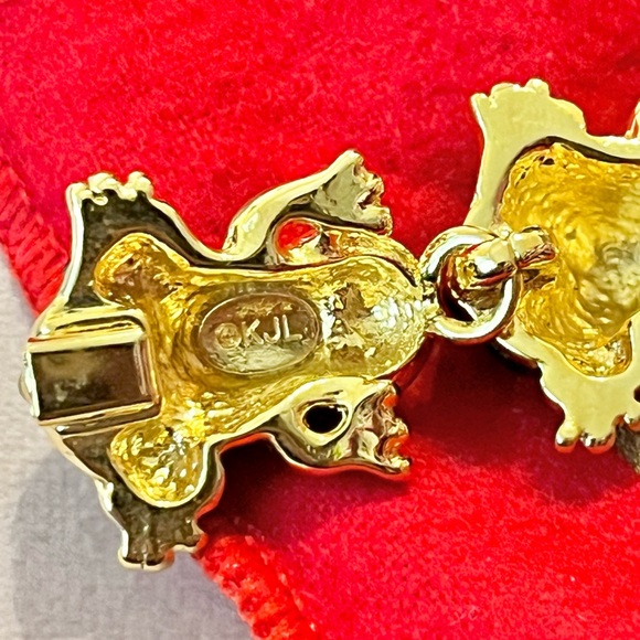 Kenneth Jay Lane Emerald Frog Bracelet with Gold Details - Picture 3 of 4